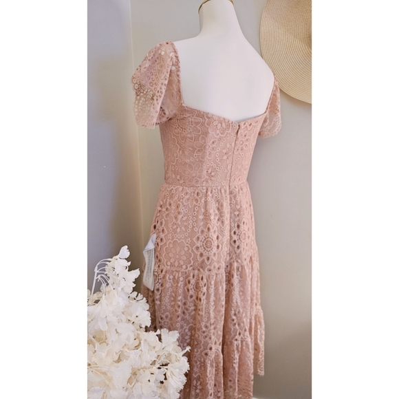 Dress The Population Blush Pink Lace Eyelets Tiered Short Sleeves Midi Dress - Picture 4 of 10